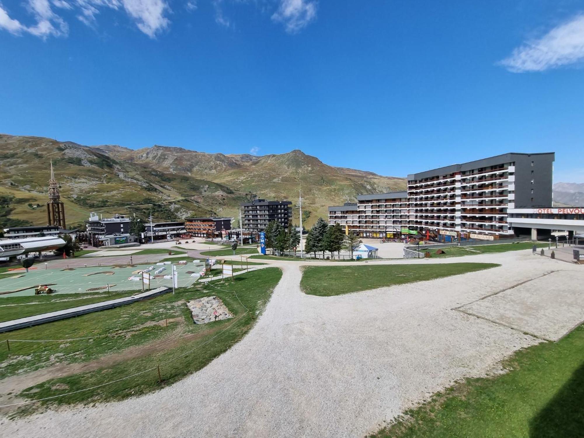 Apartment Les Lauzes D25 By Interhome Сен-Мартен-дьо-Белвил Екстериор снимка